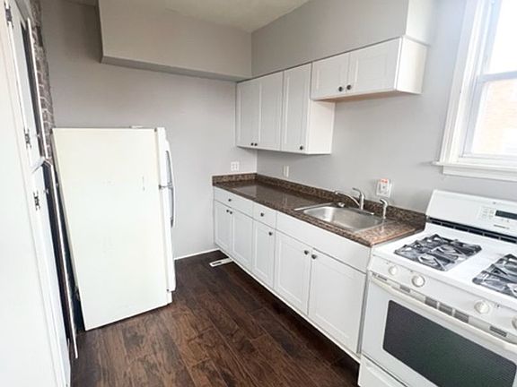 4th image of 837 Benwood Ave Floor 2