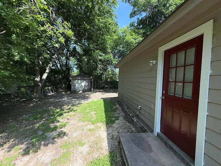 1308 S 6th St — Photo 10