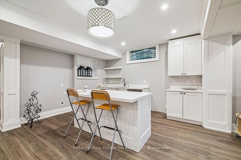Burlington House for rent - 5 Bedrooms — photo 43