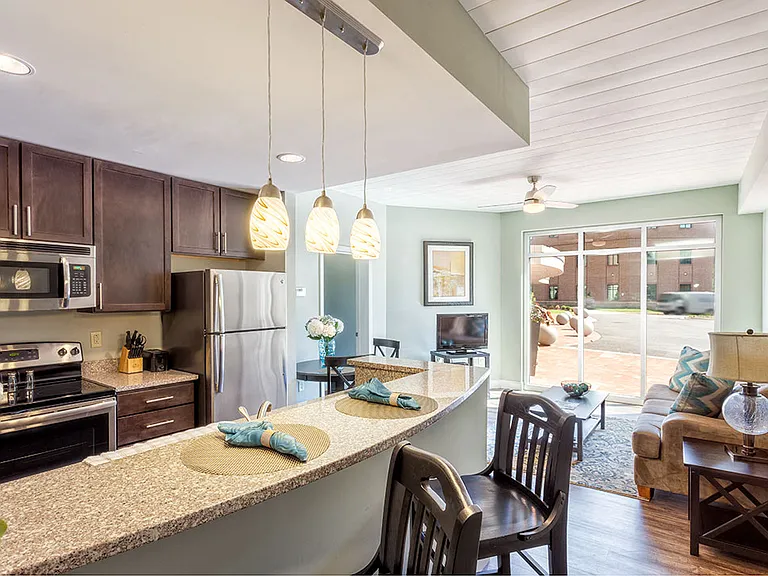 Rivers Edge Apartments — Photo 12