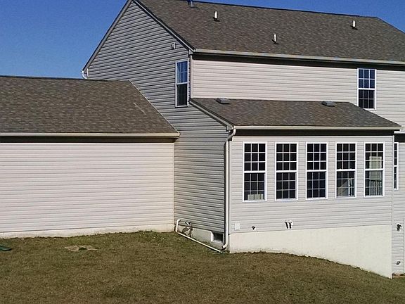 4th image of 221 Courtney Dr