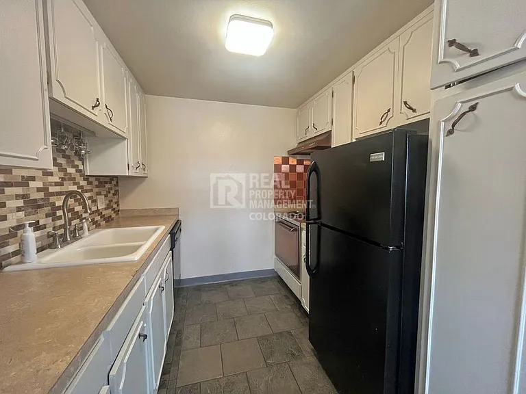 2260 S Valley Hwy #3 — Photo 5