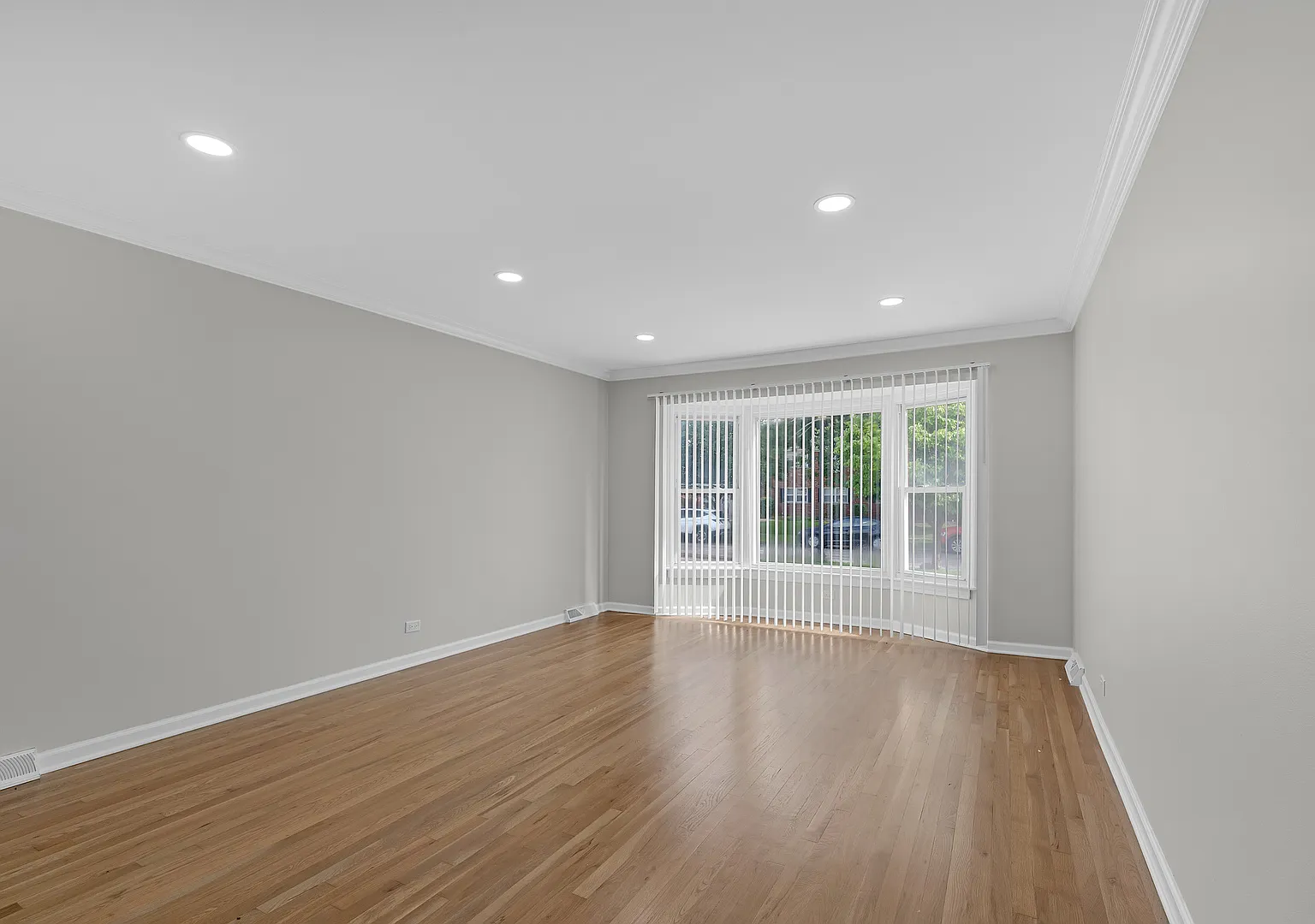 3 bed, 1300 sqft, $2,950 — Photo 4