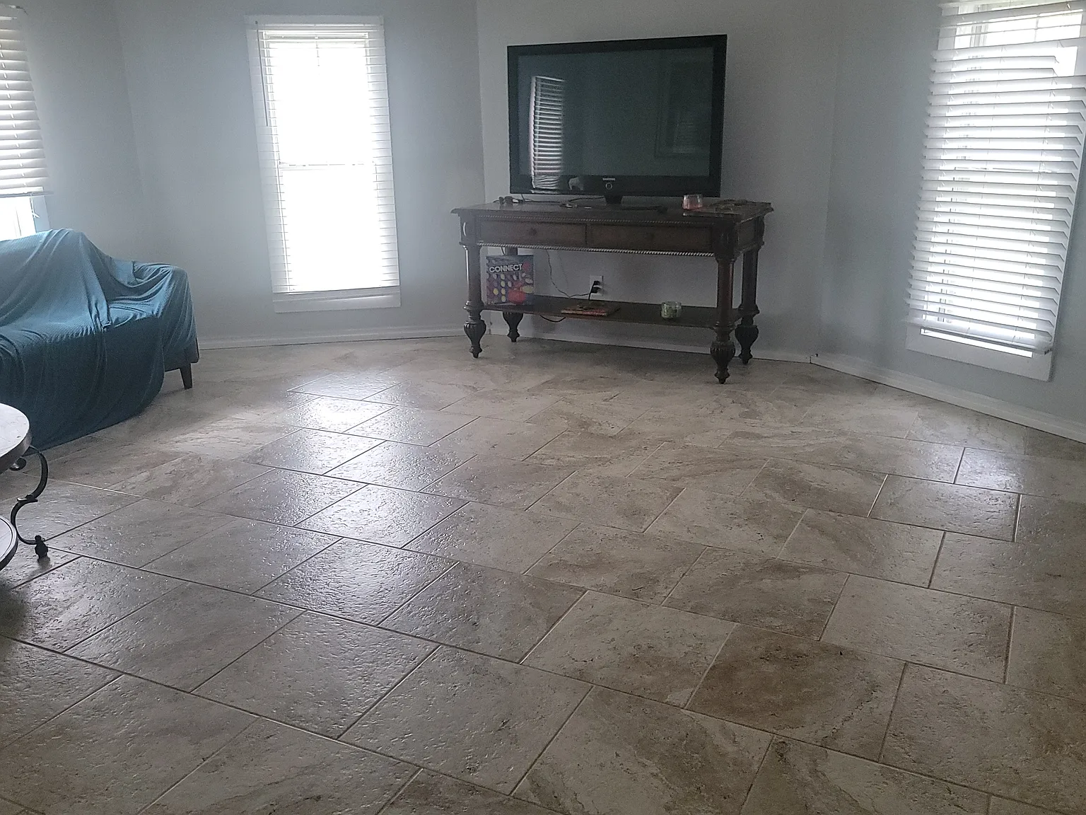 4 bed, 2207 sqft, $1,750 — Photo 2