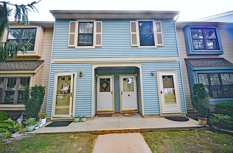 1st image of 80 Wyndham Pl