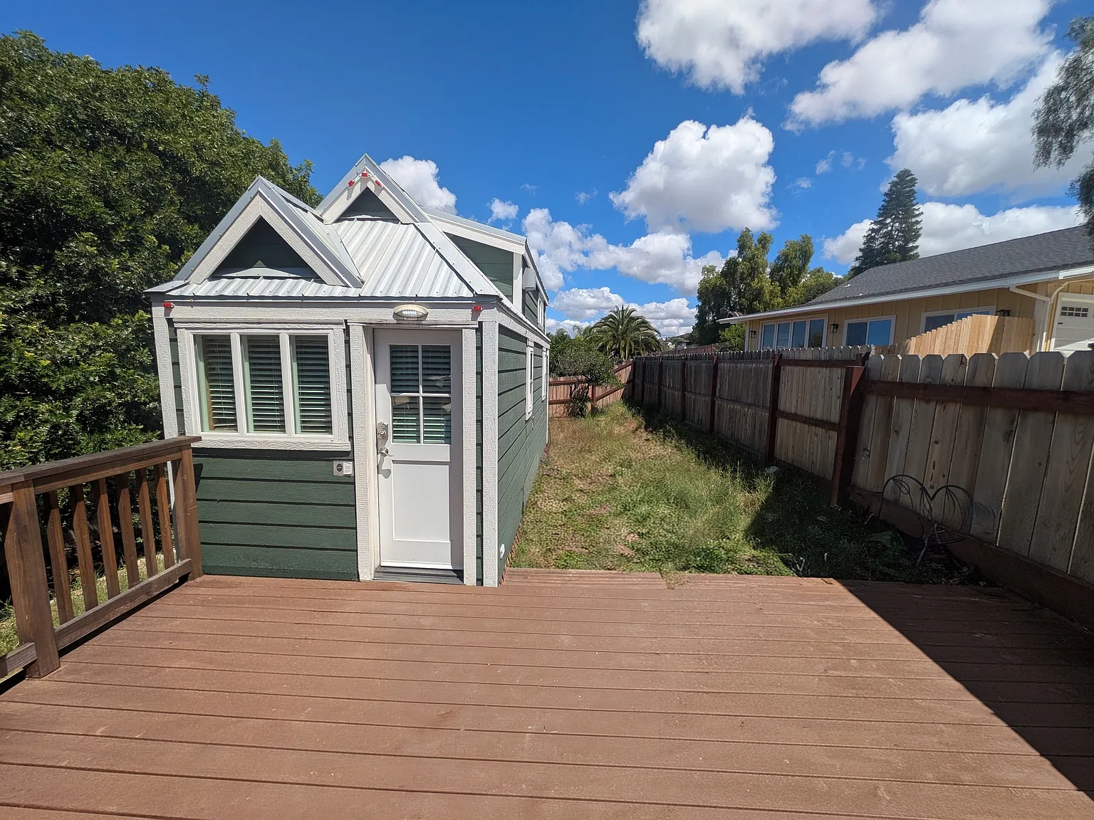 1 bed, 150 sqft, $2,300 — Photo 2