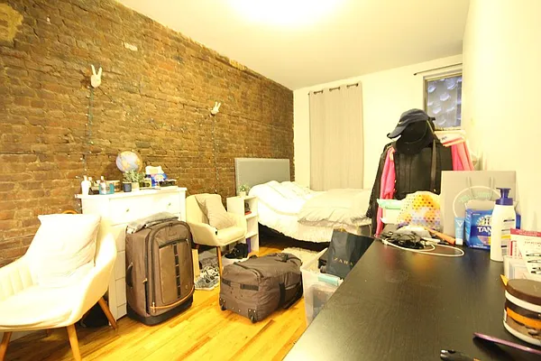 Rented by Dynamik Realty | media 22