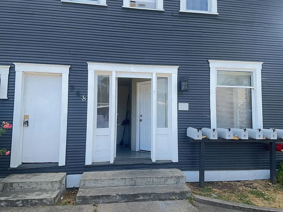 958 SE Pine St #968-1-7