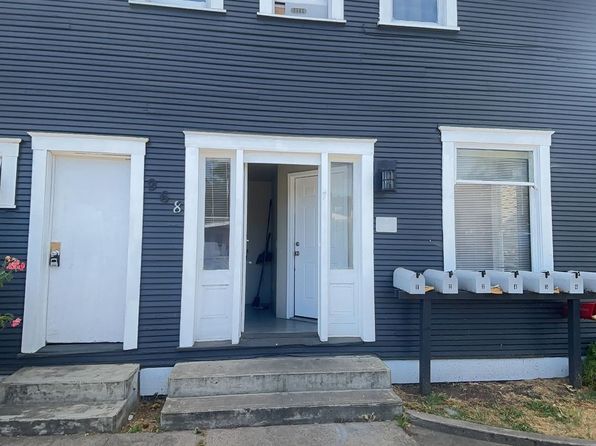 958 SE Pine St #1