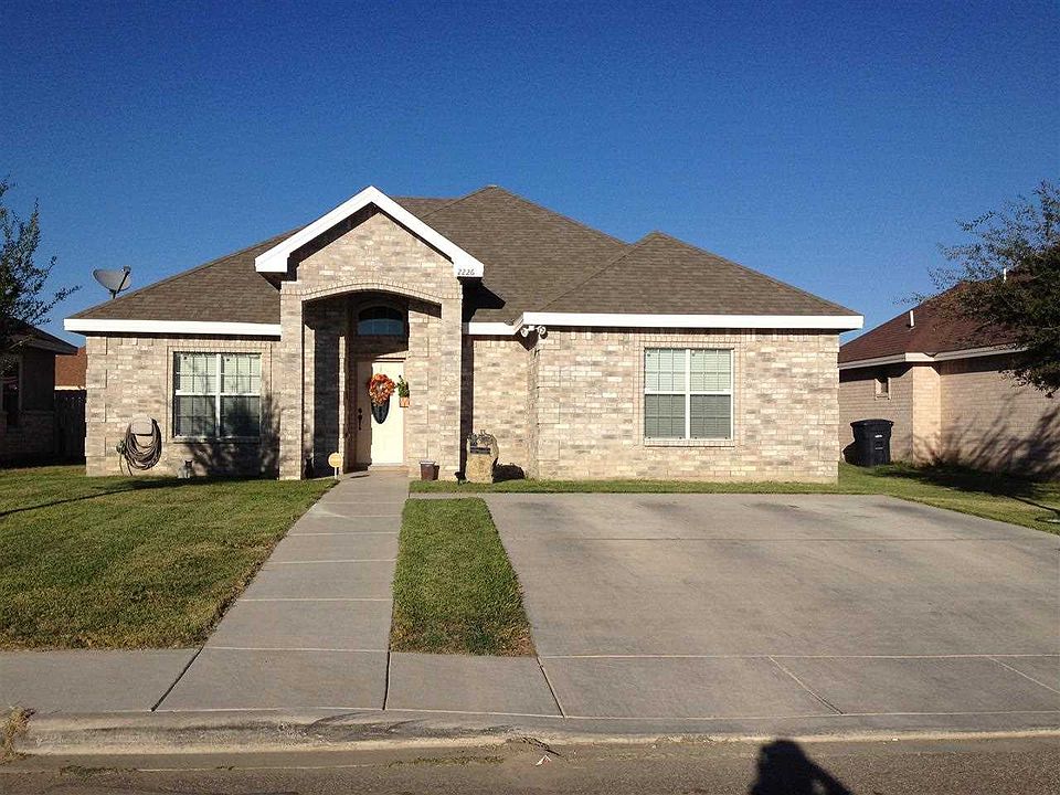 1st image of 2226 Villa Cir