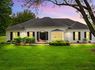 30819 Royal Oak Rd, Genoa, IL 60135
