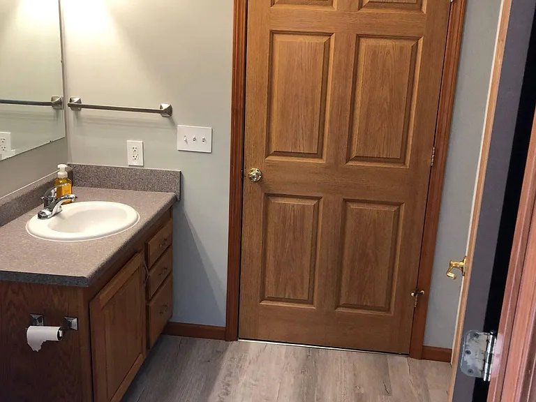 202 E Maple St — Photo 6