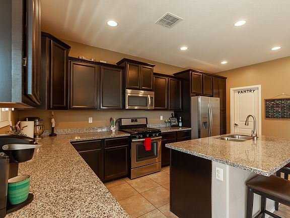 4th image of 2319 W Arroyo Way