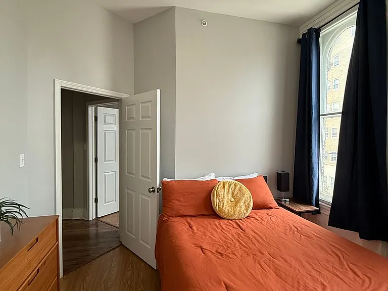 2134 East Carson Street — Photo 33