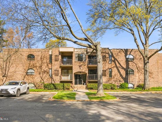 11 Silverwood Cir APT 1, Annapolis, MD 21403