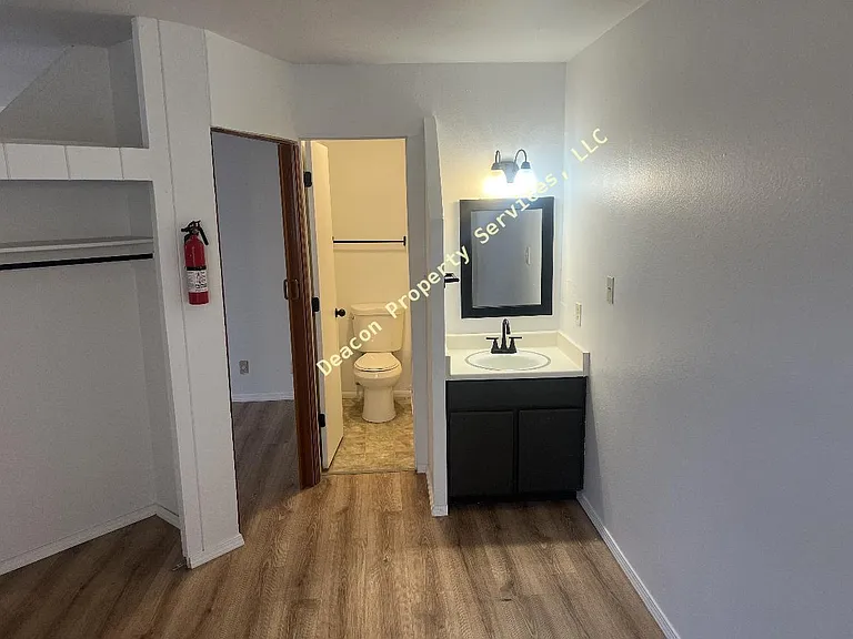 1830 Vassar Dr SE — Photo 10