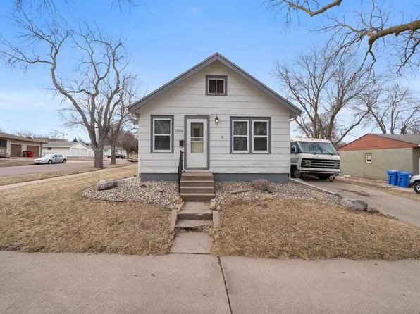 1025 S Wayland Ave, Sioux Falls, SD 57104