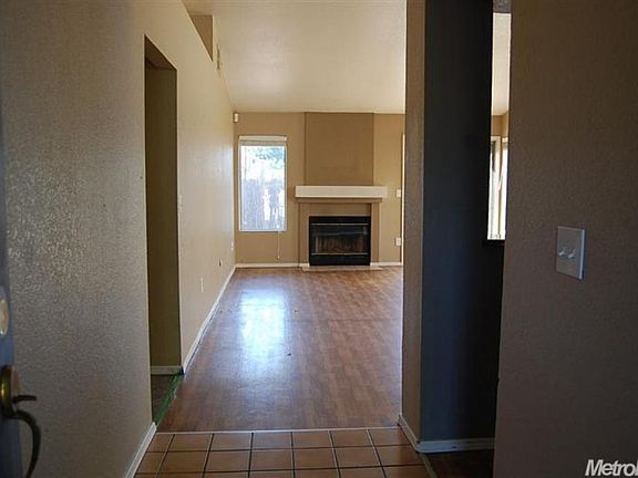 2nd image of 5503 Governor Cir