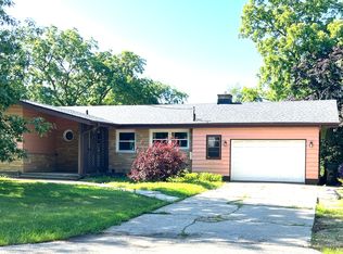 151 South Ave, Hampshire, IL
