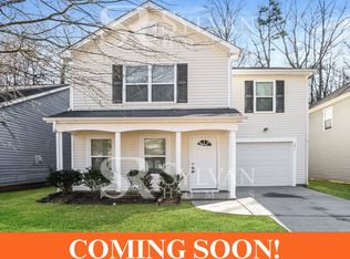 1211 Pinehaven Ct, Charlotte, NC 28215