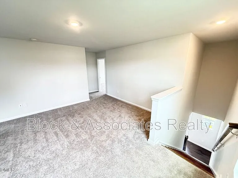 304 Marmalade Sky Ln — Photo 16
