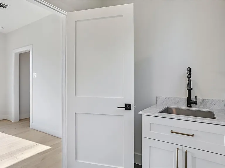 1112 Dart St — Photo 18
