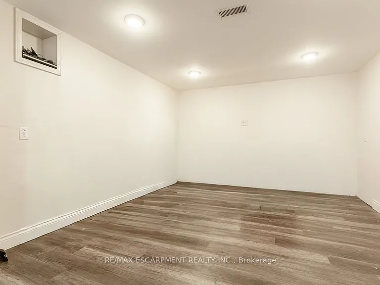 270 Beach Blvd — Photo 33