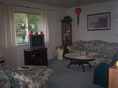 5th image of 1985 E 41st St