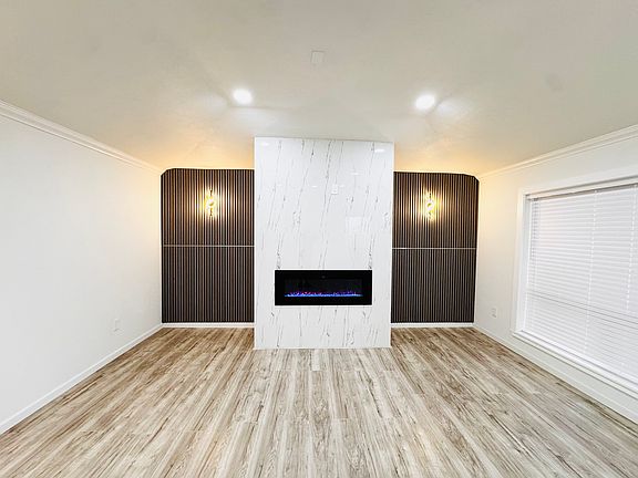 3rd image of 2326 Briarview Dr #1