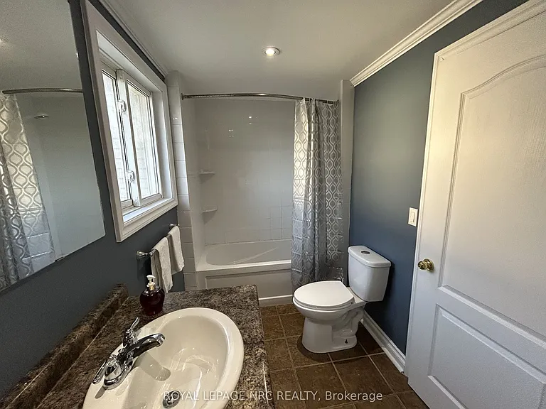 102 Colborne St — Photo 9