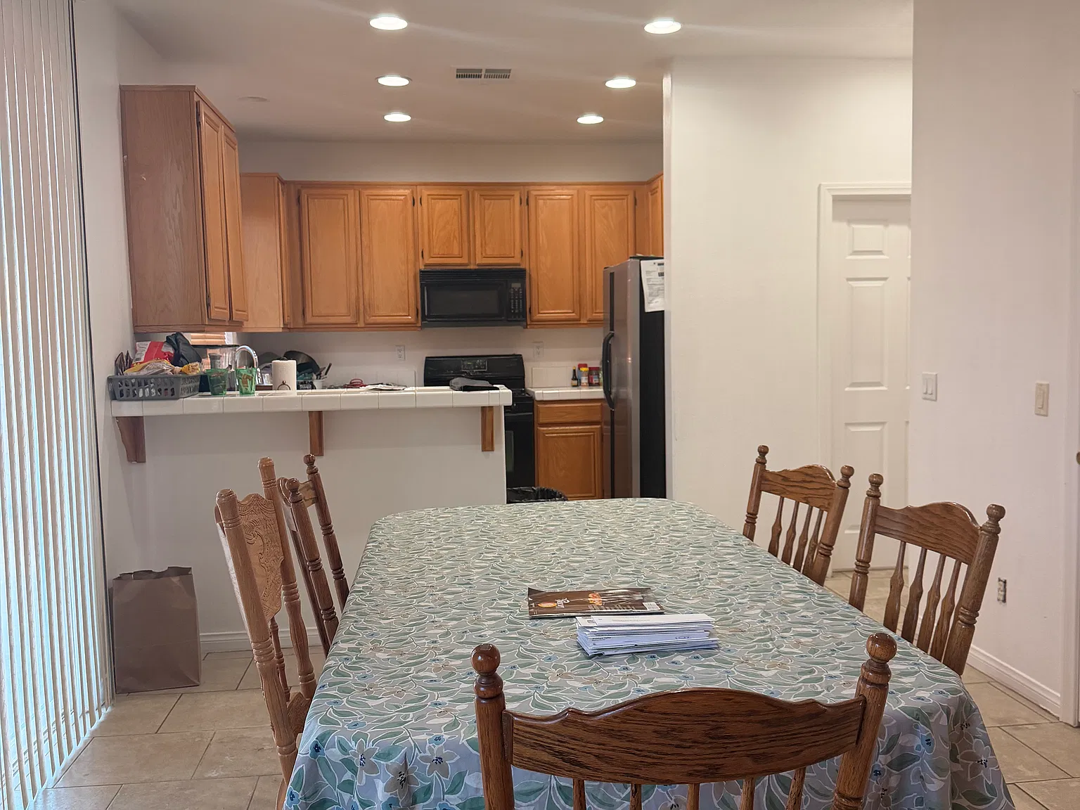 4 bed, 2257 sqft, $3,200 — Photo 4