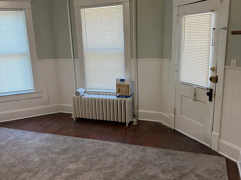 305 Park Heights Ave #1 — Photo 2