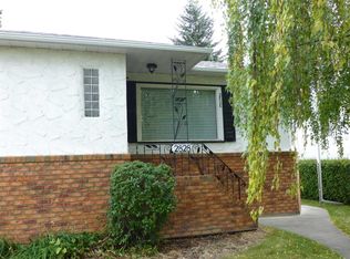 2828 W 25a St SW, Calgary, AB T3E 1Z6