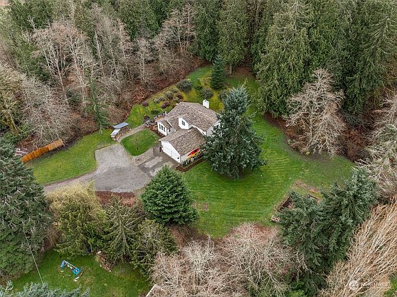 4th image of 6404 Pioneer Way E