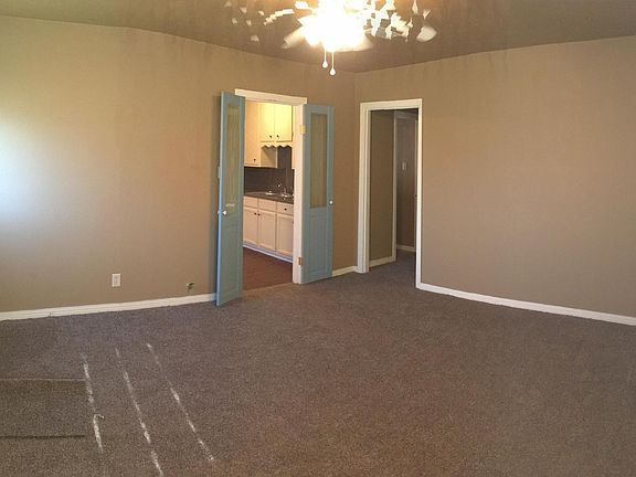 3rd image of 2333 1st St
