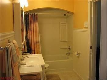 3rd image of 4839 Terrace Ave