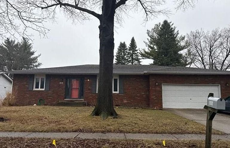 1st image of 131 White Birch Rd