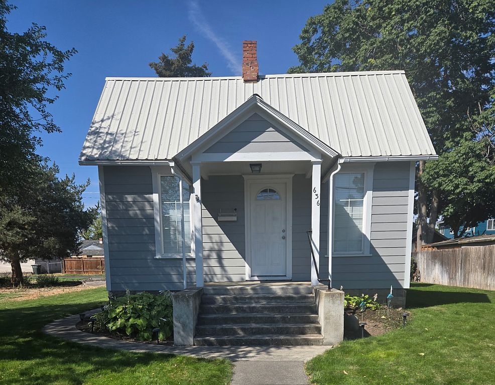 636 2nd St - Property Image