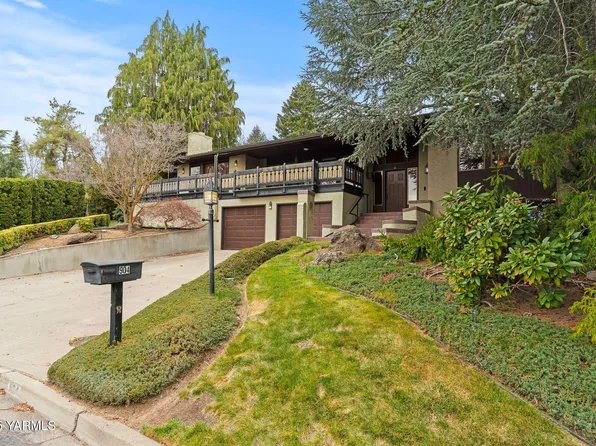 904 Coach Ct, Yakima, WA 98908