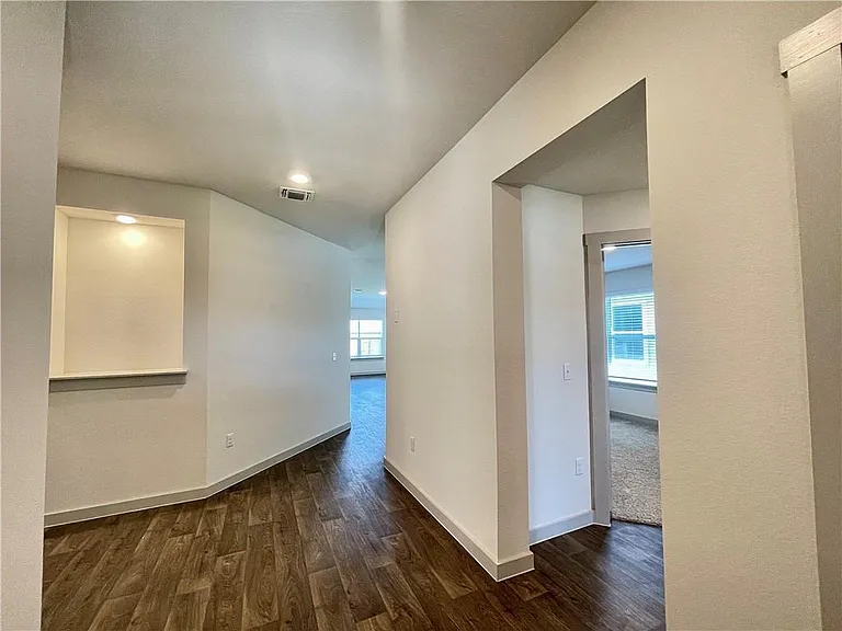 110 Krause Springs Dr — Photo 5