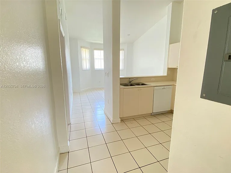 1658 SE 28th Ct #201 — Photo 15