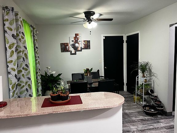 3rd image of 203 W 7th St #203