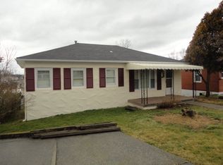 803 Summerlee Ave, Oak Hill, WV 25901