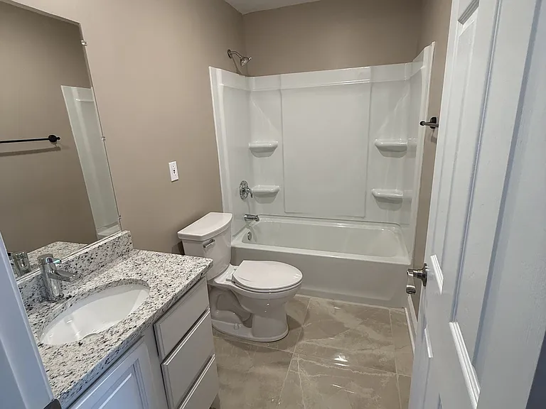 3208 East Ave #1 — Photo 9