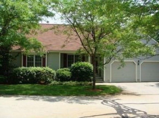 1st image of 8 Harvest Ln
