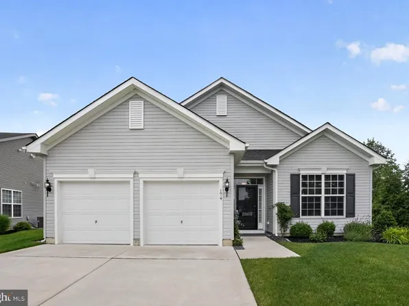 174 Cottage Gate Cir, Sewell, NJ 08080