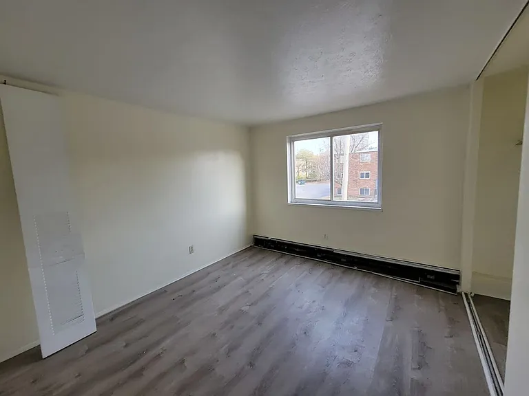 13420 Euclid Ave — Photo 29