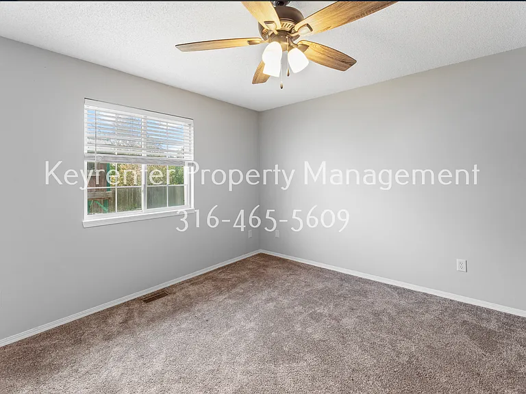 1610 E Summerwood St — Photo 18