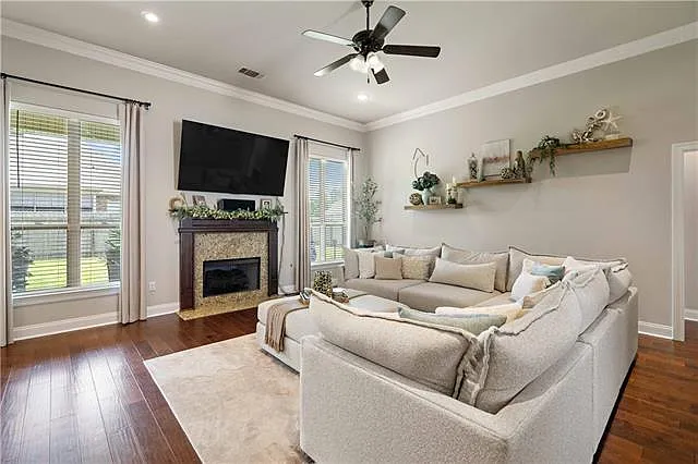 400 Walter Ln — Photo 4