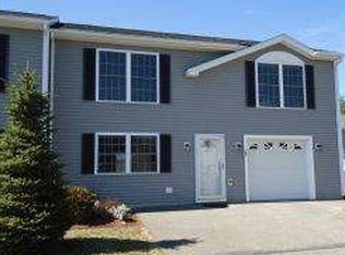 9 Red Sox Ln, Raymond, NH 03077